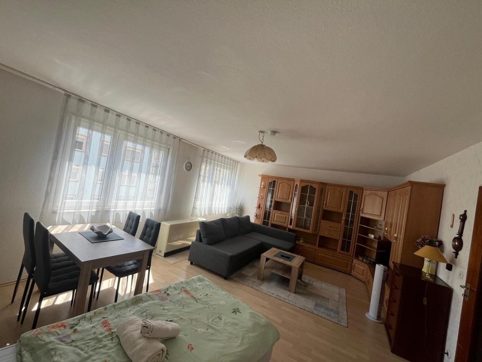 Schoene In Apartment *